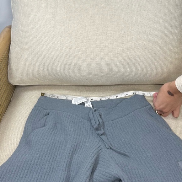 Alo Yoga Snuggle Up Sweater High-Waist Wide Leg Pant Size XS - Picture 7 of 7